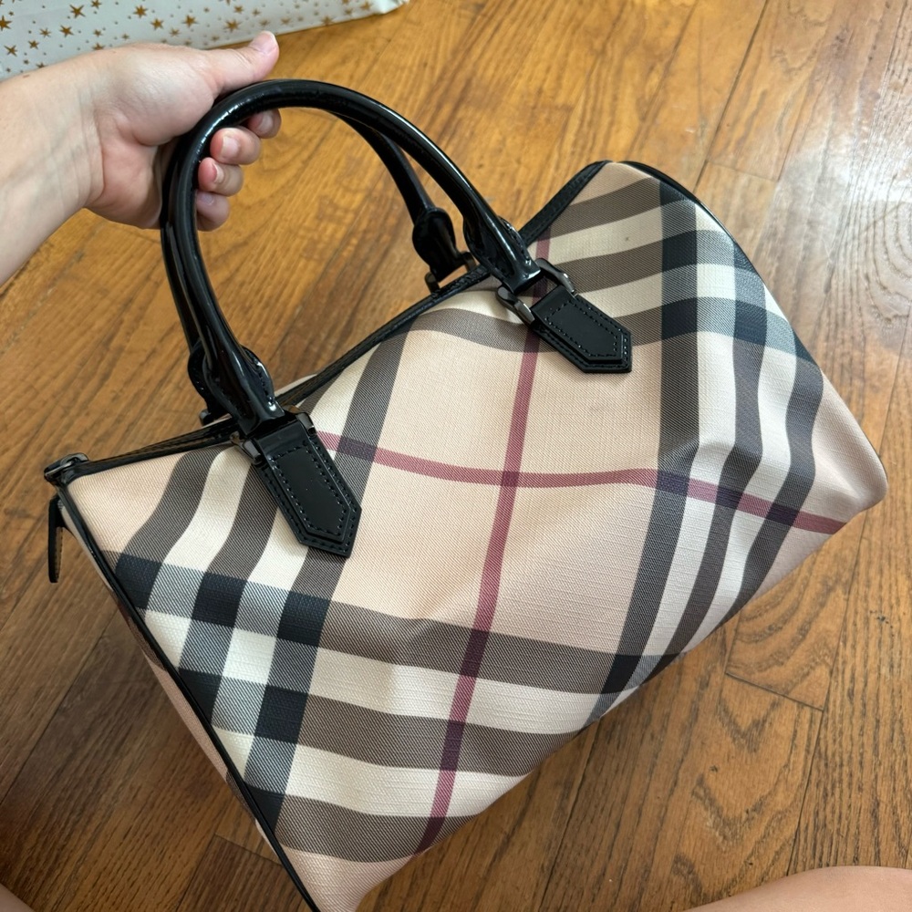 BURBERRY Supernova Check Patent Small Chester Bowling Bag Black - Picture 6 of 15